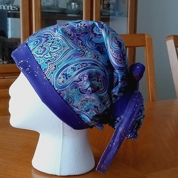 Scrub Ponytail Woman's Reversible Hat Purple Paisley/Purple Gold Inside NWOT - Picture 1 of 7